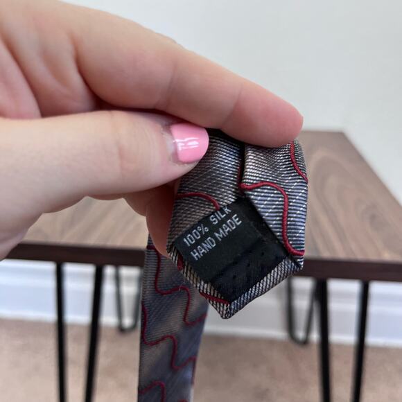 Pierre Cardin Men's Silver Gray Red Printed Abstract 100% Silk Classic Neck Tie - Picture 5 of 5